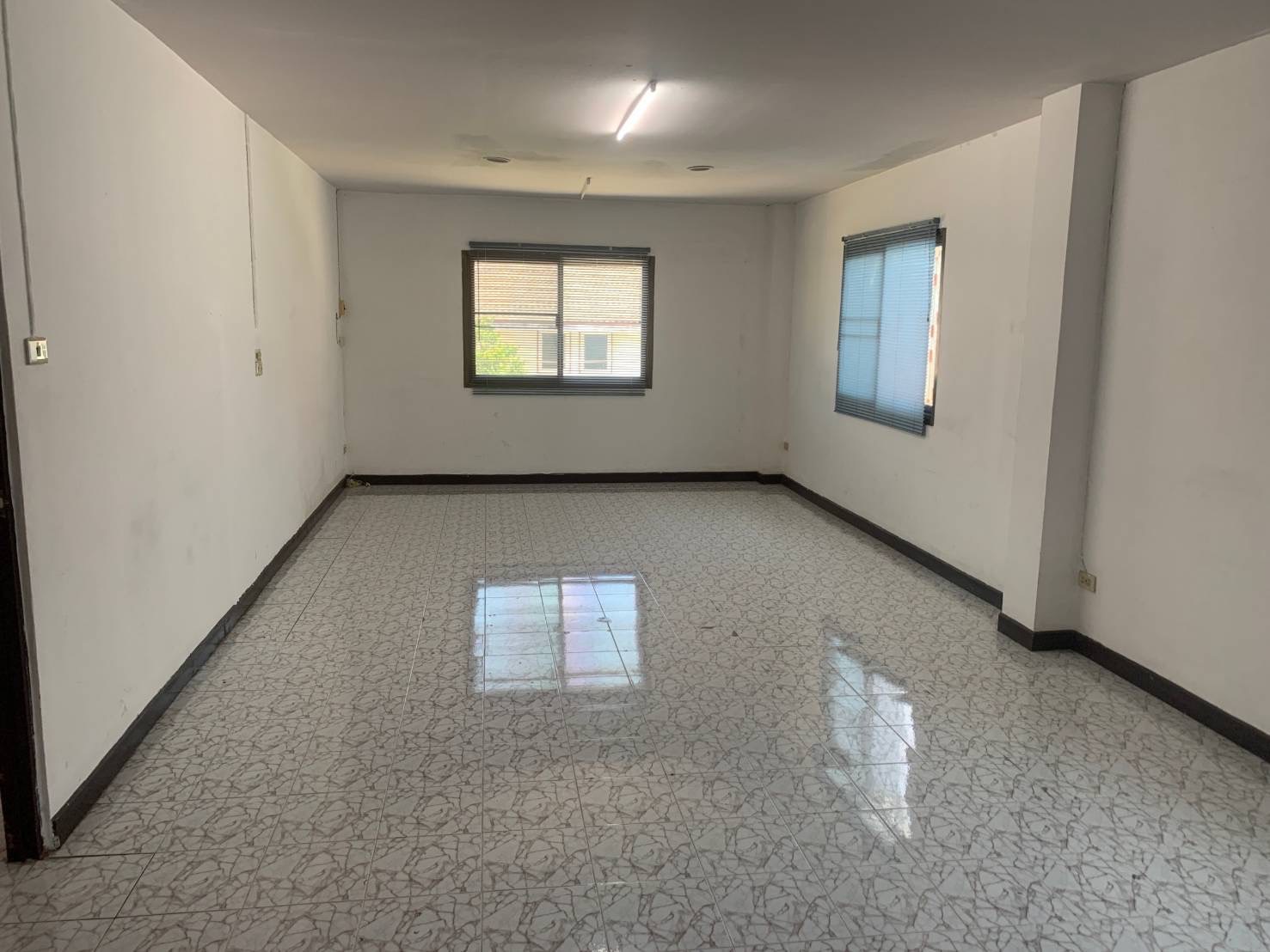 ประกาศฟรี! ซื้อ-ขาย-เช่า คอนโด บ้าน ทาวน์โฮม ที่ดิน และพื้นที่เชิงพาณิชย์ทั่วประเทศไทย ทุกทำเล ทุกงบประมาณ ไม่มีค่าใช้จ่าย ลงง่าย ขายไว เข้าถึงผู้ซื้อโดยตรง 14 S__5931040.jpg