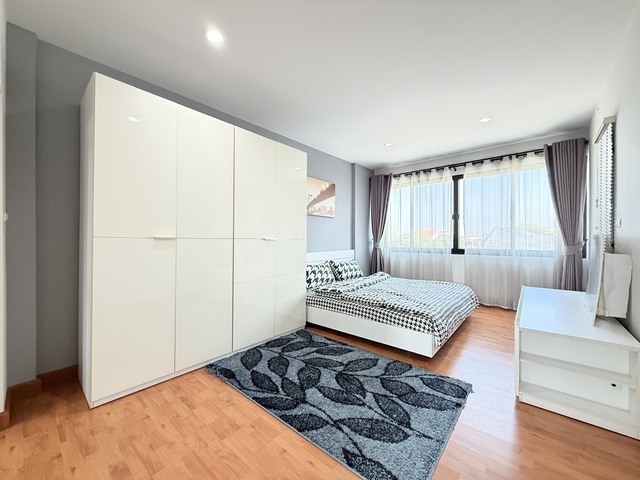 ประกาศฟรี! ซื้อ-ขาย-เช่า คอนโด บ้าน ทาวน์โฮม ที่ดิน และพื้นที่เชิงพาณิชย์ทั่วประเทศไทย ทุกทำเล ทุกงบประมาณ ไม่มีค่าใช้จ่าย ลงง่าย ขายไว เข้าถึงผู้ซื้อโดยตรง 5 511694pic4.jpg