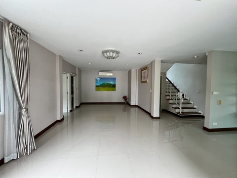 ประกาศฟรี! ซื้อ-ขาย-เช่า คอนโด บ้าน ทาวน์โฮม ที่ดิน และพื้นที่เชิงพาณิชย์ทั่วประเทศไทย ทุกทำเล ทุกงบประมาณ ไม่มีค่าใช้จ่าย ลงง่าย ขายไว เข้าถึงผู้ซื้อโดยตรง 4 293700pic3.jpg