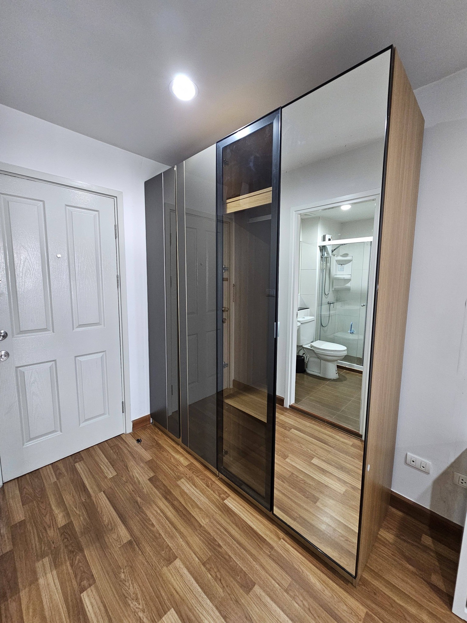 ประกาศฟรี! ซื้อ-ขาย-เช่า คอนโด บ้าน ทาวน์โฮม ที่ดิน และพื้นที่เชิงพาณิชย์ทั่วประเทศไทย ทุกทำเล ทุกงบประมาณ ไม่มีค่าใช้จ่าย ลงง่าย ขายไว เข้าถึงผู้ซื้อโดยตรง 4 511803pic3.jpg