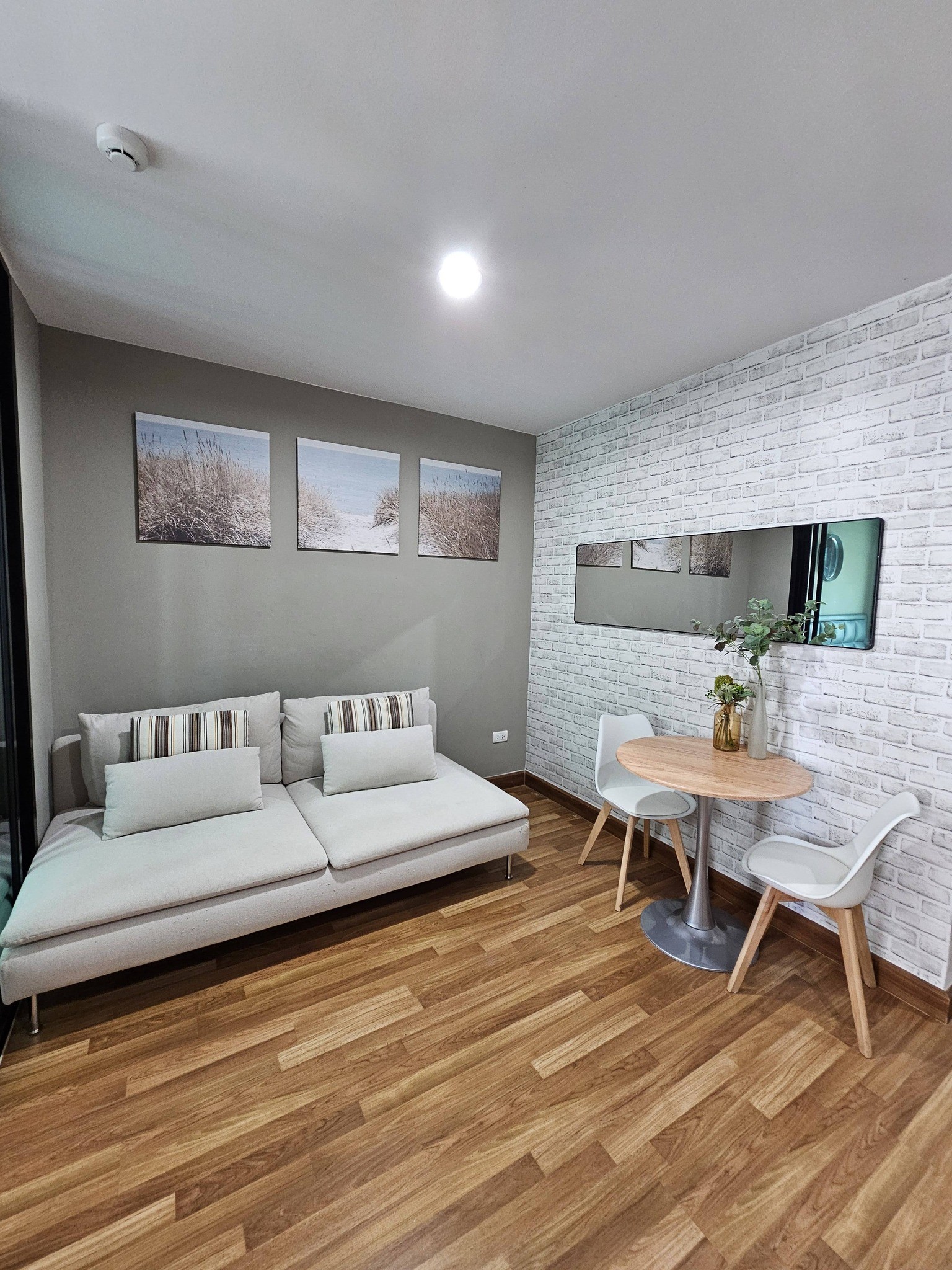 ประกาศฟรี! ซื้อ-ขาย-เช่า คอนโด บ้าน ทาวน์โฮม ที่ดิน และพื้นที่เชิงพาณิชย์ทั่วประเทศไทย ทุกทำเล ทุกงบประมาณ ไม่มีค่าใช้จ่าย ลงง่าย ขายไว เข้าถึงผู้ซื้อโดยตรง 5 511803pic4.jpg