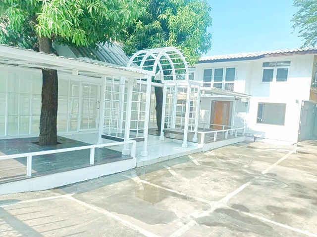 ประกาศฟรี! ซื้อ-ขาย-เช่า คอนโด บ้าน ทาวน์โฮม ที่ดิน และพื้นที่เชิงพาณิชย์ทั่วประเทศไทย ทุกทำเล ทุกงบประมาณ ไม่มีค่าใช้จ่าย ลงง่าย ขายไว เข้าถึงผู้ซื้อโดยตรง 3 249231pic2.jpg