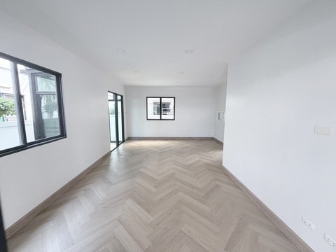 ประกาศฟรี! ซื้อ-ขาย-เช่า คอนโด บ้าน ทาวน์โฮม ที่ดิน และพื้นที่เชิงพาณิชย์ทั่วประเทศไทย ทุกทำเล ทุกงบประมาณ ไม่มีค่าใช้จ่าย ลงง่าย ขายไว เข้าถึงผู้ซื้อโดยตรง 5 293715pic4.jpg