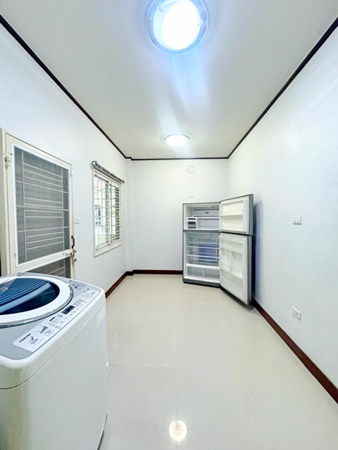 ประกาศฟรี! ซื้อ-ขาย-เช่า คอนโด บ้าน ทาวน์โฮม ที่ดิน และพื้นที่เชิงพาณิชย์ทั่วประเทศไทย ทุกทำเล ทุกงบประมาณ ไม่มีค่าใช้จ่าย ลงง่าย ขายไว เข้าถึงผู้ซื้อโดยตรง 5 249182pic4.jpg