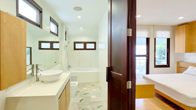 ประกาศฟรี! ซื้อ-ขาย-เช่า คอนโด บ้าน ทาวน์โฮม ที่ดิน และพื้นที่เชิงพาณิชย์ทั่วประเทศไทย ทุกทำเล ทุกงบประมาณ ไม่มีค่าใช้จ่าย ลงง่าย ขายไว เข้าถึงผู้ซื้อโดยตรง 4 313914pic3.jpg