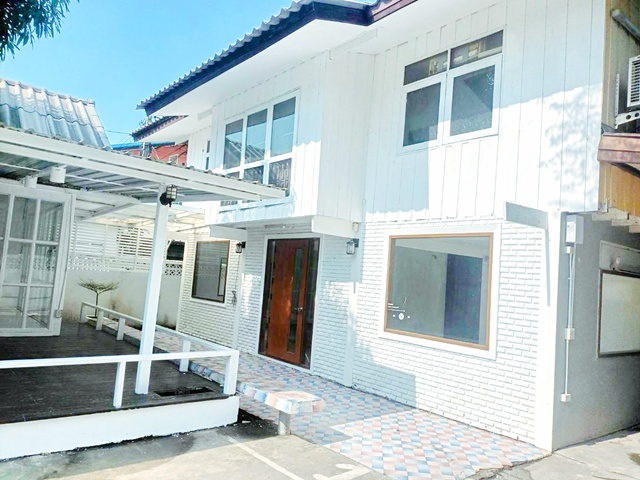 ประกาศฟรี! ซื้อ-ขาย-เช่า คอนโด บ้าน ทาวน์โฮม ที่ดิน และพื้นที่เชิงพาณิชย์ทั่วประเทศไทย ทุกทำเล ทุกงบประมาณ ไม่มีค่าใช้จ่าย ลงง่าย ขายไว เข้าถึงผู้ซื้อโดยตรง 3 313909pic2.jpg