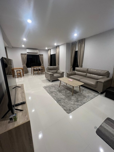 ประกาศฟรี! ซื้อ-ขาย-เช่า คอนโด บ้าน ทาวน์โฮม ที่ดิน และพื้นที่เชิงพาณิชย์ทั่วประเทศไทย ทุกทำเล ทุกงบประมาณ ไม่มีค่าใช้จ่าย ลงง่าย ขายไว เข้าถึงผู้ซื้อโดยตรง 4 511886pic3.jpg