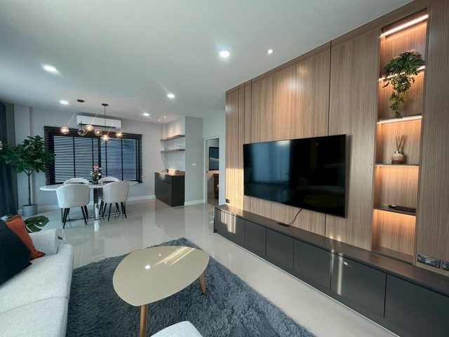 ประกาศฟรี! ซื้อ-ขาย-เช่า คอนโด บ้าน ทาวน์โฮม ที่ดิน และพื้นที่เชิงพาณิชย์ทั่วประเทศไทย ทุกทำเล ทุกงบประมาณ ไม่มีค่าใช้จ่าย ลงง่าย ขายไว เข้าถึงผู้ซื้อโดยตรง 5 511327pic4.jpg