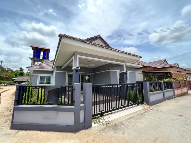 ประกาศฟรี! ซื้อ-ขาย-เช่า คอนโด บ้าน ทาวน์โฮม ที่ดิน และพื้นที่เชิงพาณิชย์ทั่วประเทศไทย ทุกทำเล ทุกงบประมาณ ไม่มีค่าใช้จ่าย ลงง่าย ขายไว เข้าถึงผู้ซื้อโดยตรง 3 249115pic2.jpg