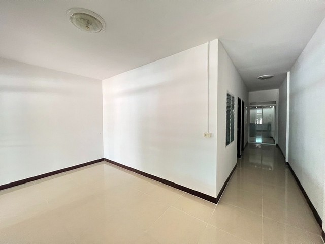 ประกาศฟรี! ซื้อ-ขาย-เช่า คอนโด บ้าน ทาวน์โฮม ที่ดิน และพื้นที่เชิงพาณิชย์ทั่วประเทศไทย ทุกทำเล ทุกงบประมาณ ไม่มีค่าใช้จ่าย ลงง่าย ขายไว เข้าถึงผู้ซื้อโดยตรง 3 249111pic2.jpg