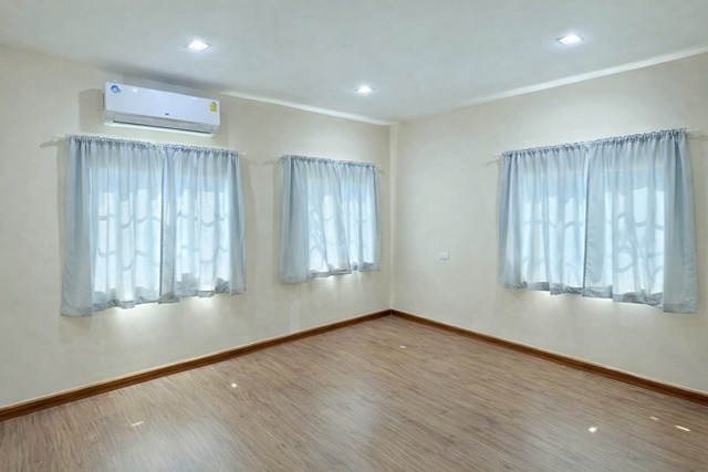 ประกาศฟรี! ซื้อ-ขาย-เช่า คอนโด บ้าน ทาวน์โฮม ที่ดิน และพื้นที่เชิงพาณิชย์ทั่วประเทศไทย ทุกทำเล ทุกงบประมาณ ไม่มีค่าใช้จ่าย ลงง่าย ขายไว เข้าถึงผู้ซื้อโดยตรง 4 249309pic3.jpg