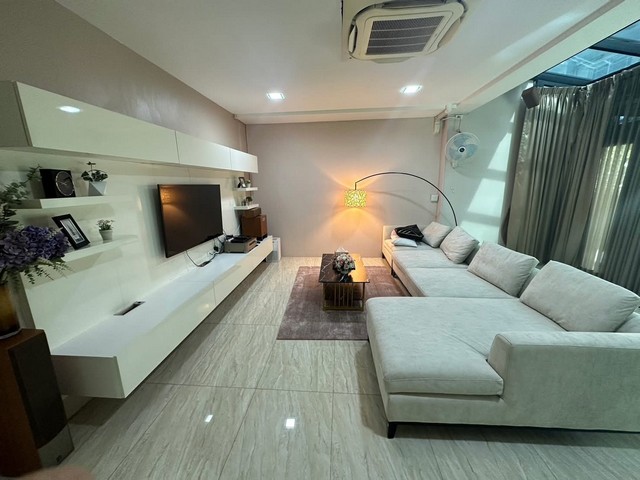 ประกาศฟรี! ซื้อ-ขาย-เช่า คอนโด บ้าน ทาวน์โฮม ที่ดิน และพื้นที่เชิงพาณิชย์ทั่วประเทศไทย ทุกทำเล ทุกงบประมาณ ไม่มีค่าใช้จ่าย ลงง่าย ขายไว เข้าถึงผู้ซื้อโดยตรง 2 314058pic1.jpg