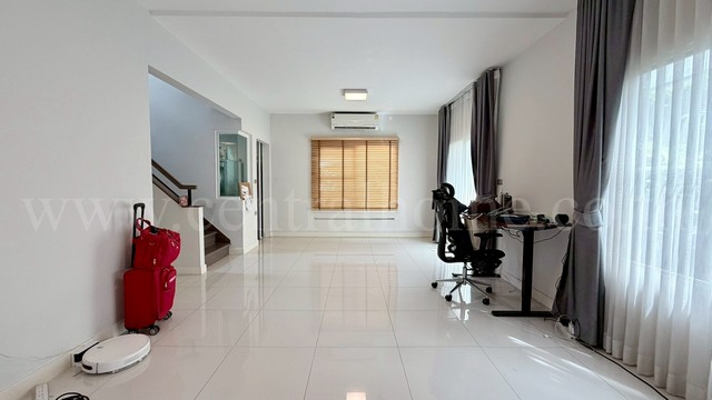 ประกาศฟรี! ซื้อ-ขาย-เช่า คอนโด บ้าน ทาวน์โฮม ที่ดิน และพื้นที่เชิงพาณิชย์ทั่วประเทศไทย ทุกทำเล ทุกงบประมาณ ไม่มีค่าใช้จ่าย ลงง่าย ขายไว เข้าถึงผู้ซื้อโดยตรง 4 292757pic3.jpg