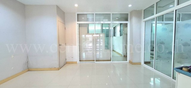 ประกาศฟรี! ซื้อ-ขาย-เช่า คอนโด บ้าน ทาวน์โฮม ที่ดิน และพื้นที่เชิงพาณิชย์ทั่วประเทศไทย ทุกทำเล ทุกงบประมาณ ไม่มีค่าใช้จ่าย ลงง่าย ขายไว เข้าถึงผู้ซื้อโดยตรง 5 287588pic4.jpg