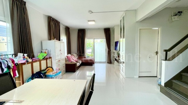 ประกาศฟรี! ซื้อ-ขาย-เช่า คอนโด บ้าน ทาวน์โฮม ที่ดิน และพื้นที่เชิงพาณิชย์ทั่วประเทศไทย ทุกทำเล ทุกงบประมาณ ไม่มีค่าใช้จ่าย ลงง่าย ขายไว เข้าถึงผู้ซื้อโดยตรง 5 243735pic4.jpg