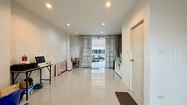 ประกาศฟรี! ซื้อ-ขาย-เช่า คอนโด บ้าน ทาวน์โฮม ที่ดิน และพื้นที่เชิงพาณิชย์ทั่วประเทศไทย ทุกทำเล ทุกงบประมาณ ไม่มีค่าใช้จ่าย ลงง่าย ขายไว เข้าถึงผู้ซื้อโดยตรง 4 239520pic3.jpg