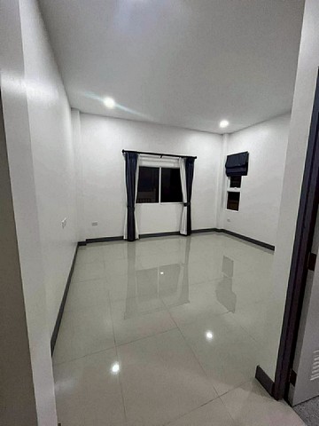 ประกาศฟรี! ซื้อ-ขาย-เช่า คอนโด บ้าน ทาวน์โฮม ที่ดิน และพื้นที่เชิงพาณิชย์ทั่วประเทศไทย ทุกทำเล ทุกงบประมาณ ไม่มีค่าใช้จ่าย ลงง่าย ขายไว เข้าถึงผู้ซื้อโดยตรง 5 249419pic4.jpg