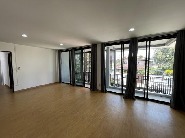 ประกาศฟรี! ซื้อ-ขาย-เช่า คอนโด บ้าน ทาวน์โฮม ที่ดิน และพื้นที่เชิงพาณิชย์ทั่วประเทศไทย ทุกทำเล ทุกงบประมาณ ไม่มีค่าใช้จ่าย ลงง่าย ขายไว เข้าถึงผู้ซื้อโดยตรง 5 511636pic4.jpg