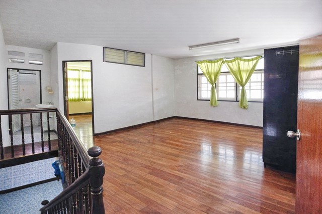 ประกาศฟรี! ซื้อ-ขาย-เช่า คอนโด บ้าน ทาวน์โฮม ที่ดิน และพื้นที่เชิงพาณิชย์ทั่วประเทศไทย ทุกทำเล ทุกงบประมาณ ไม่มีค่าใช้จ่าย ลงง่าย ขายไว เข้าถึงผู้ซื้อโดยตรง 4 314007pic3.jpg