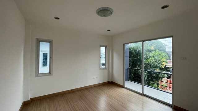 ประกาศฟรี! ซื้อ-ขาย-เช่า คอนโด บ้าน ทาวน์โฮม ที่ดิน และพื้นที่เชิงพาณิชย์ทั่วประเทศไทย ทุกทำเล ทุกงบประมาณ ไม่มีค่าใช้จ่าย ลงง่าย ขายไว เข้าถึงผู้ซื้อโดยตรง 3 249393pic2.jpg