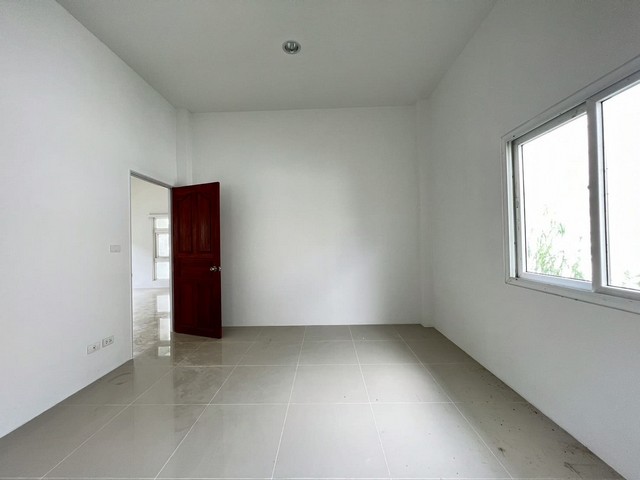 ประกาศฟรี! ซื้อ-ขาย-เช่า คอนโด บ้าน ทาวน์โฮม ที่ดิน และพื้นที่เชิงพาณิชย์ทั่วประเทศไทย ทุกทำเล ทุกงบประมาณ ไม่มีค่าใช้จ่าย ลงง่าย ขายไว เข้าถึงผู้ซื้อโดยตรง 5 249389pic4.jpg