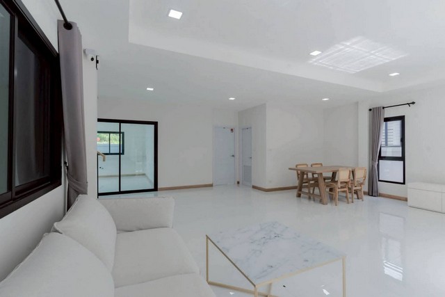 ประกาศฟรี! ซื้อ-ขาย-เช่า คอนโด บ้าน ทาวน์โฮม ที่ดิน และพื้นที่เชิงพาณิชย์ทั่วประเทศไทย ทุกทำเล ทุกงบประมาณ ไม่มีค่าใช้จ่าย ลงง่าย ขายไว เข้าถึงผู้ซื้อโดยตรง 4 249691pic3.jpg