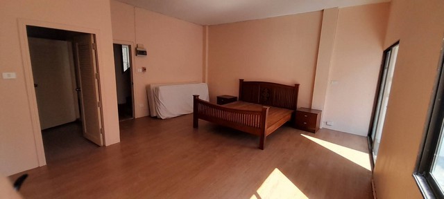 ประกาศฟรี! ซื้อ-ขาย-เช่า คอนโด บ้าน ทาวน์โฮม ที่ดิน และพื้นที่เชิงพาณิชย์ทั่วประเทศไทย ทุกทำเล ทุกงบประมาณ ไม่มีค่าใช้จ่าย ลงง่าย ขายไว เข้าถึงผู้ซื้อโดยตรง 4 512199pic3.jpg