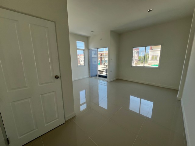 ประกาศฟรี! ซื้อ-ขาย-เช่า คอนโด บ้าน ทาวน์โฮม ที่ดิน และพื้นที่เชิงพาณิชย์ทั่วประเทศไทย ทุกทำเล ทุกงบประมาณ ไม่มีค่าใช้จ่าย ลงง่าย ขายไว เข้าถึงผู้ซื้อโดยตรง 5 249416pic4.jpg