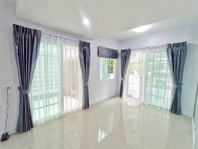 ประกาศฟรี! ซื้อ-ขาย-เช่า คอนโด บ้าน ทาวน์โฮม ที่ดิน และพื้นที่เชิงพาณิชย์ทั่วประเทศไทย ทุกทำเล ทุกงบประมาณ ไม่มีค่าใช้จ่าย ลงง่าย ขายไว เข้าถึงผู้ซื้อโดยตรง 5 511753pic4.jpg