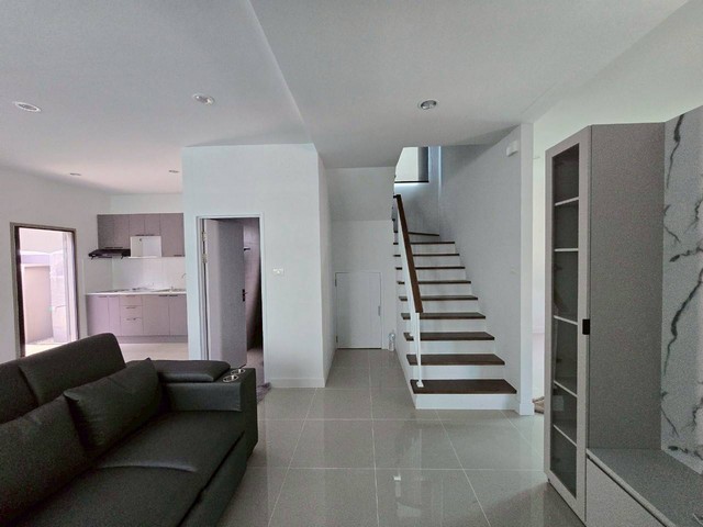 ประกาศฟรี! ซื้อ-ขาย-เช่า คอนโด บ้าน ทาวน์โฮม ที่ดิน และพื้นที่เชิงพาณิชย์ทั่วประเทศไทย ทุกทำเล ทุกงบประมาณ ไม่มีค่าใช้จ่าย ลงง่าย ขายไว เข้าถึงผู้ซื้อโดยตรง 3 511816pic2.jpg