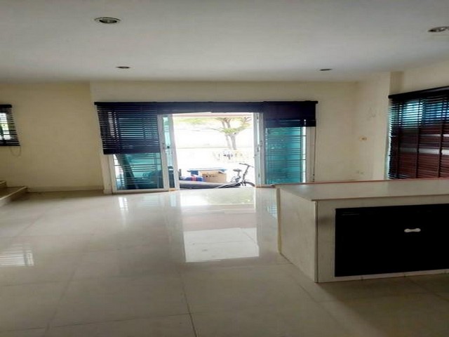 ประกาศฟรี! ซื้อ-ขาย-เช่า คอนโด บ้าน ทาวน์โฮม ที่ดิน และพื้นที่เชิงพาณิชย์ทั่วประเทศไทย ทุกทำเล ทุกงบประมาณ ไม่มีค่าใช้จ่าย ลงง่าย ขายไว เข้าถึงผู้ซื้อโดยตรง 4 511801pic3.jpg