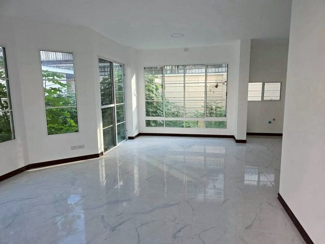 ประกาศฟรี! ซื้อ-ขาย-เช่า คอนโด บ้าน ทาวน์โฮม ที่ดิน และพื้นที่เชิงพาณิชย์ทั่วประเทศไทย ทุกทำเล ทุกงบประมาณ ไม่มีค่าใช้จ่าย ลงง่าย ขายไว เข้าถึงผู้ซื้อโดยตรง 3 249844pic2.jpg