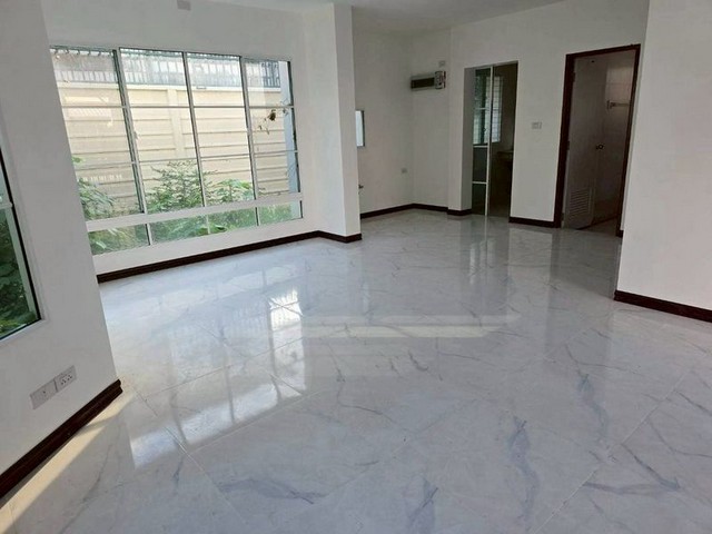 ประกาศฟรี! ซื้อ-ขาย-เช่า คอนโด บ้าน ทาวน์โฮม ที่ดิน และพื้นที่เชิงพาณิชย์ทั่วประเทศไทย ทุกทำเล ทุกงบประมาณ ไม่มีค่าใช้จ่าย ลงง่าย ขายไว เข้าถึงผู้ซื้อโดยตรง 4 249844pic3.jpg