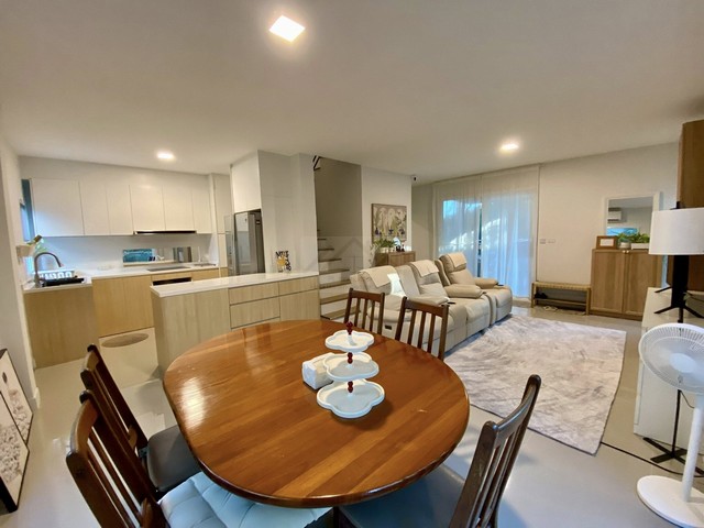 ประกาศฟรี! ซื้อ-ขาย-เช่า คอนโด บ้าน ทาวน์โฮม ที่ดิน และพื้นที่เชิงพาณิชย์ทั่วประเทศไทย ทุกทำเล ทุกงบประมาณ ไม่มีค่าใช้จ่าย ลงง่าย ขายไว เข้าถึงผู้ซื้อโดยตรง 5 511920pic4.jpg