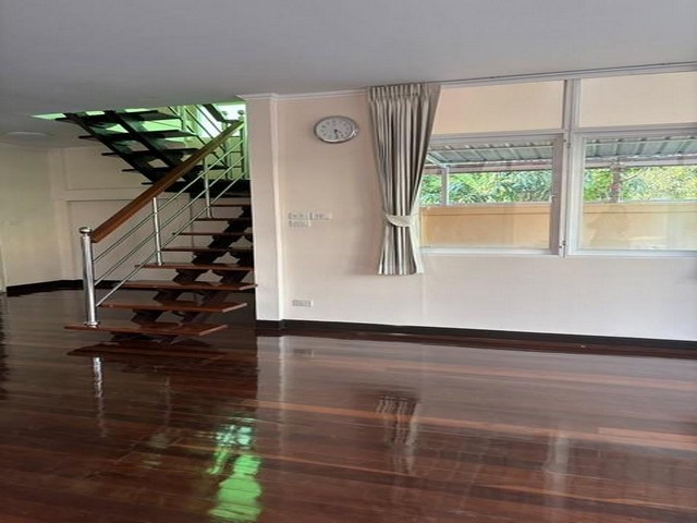 ประกาศฟรี! ซื้อ-ขาย-เช่า คอนโด บ้าน ทาวน์โฮม ที่ดิน และพื้นที่เชิงพาณิชย์ทั่วประเทศไทย ทุกทำเล ทุกงบประมาณ ไม่มีค่าใช้จ่าย ลงง่าย ขายไว เข้าถึงผู้ซื้อโดยตรง 3 511966pic2.jpg