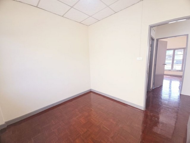 ประกาศฟรี! ซื้อ-ขาย-เช่า คอนโด บ้าน ทาวน์โฮม ที่ดิน และพื้นที่เชิงพาณิชย์ทั่วประเทศไทย ทุกทำเล ทุกงบประมาณ ไม่มีค่าใช้จ่าย ลงง่าย ขายไว เข้าถึงผู้ซื้อโดยตรง 5 314438pic4.jpg