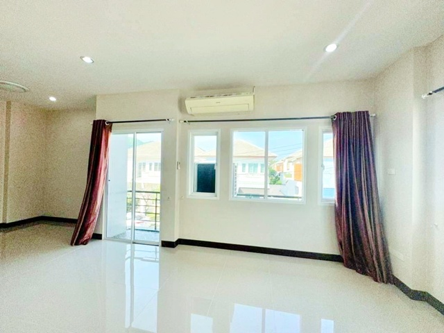 ประกาศฟรี! ซื้อ-ขาย-เช่า คอนโด บ้าน ทาวน์โฮม ที่ดิน และพื้นที่เชิงพาณิชย์ทั่วประเทศไทย ทุกทำเล ทุกงบประมาณ ไม่มีค่าใช้จ่าย ลงง่าย ขายไว เข้าถึงผู้ซื้อโดยตรง 4 314409pic3.jpg