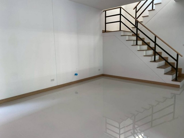 ประกาศฟรี! ซื้อ-ขาย-เช่า คอนโด บ้าน ทาวน์โฮม ที่ดิน และพื้นที่เชิงพาณิชย์ทั่วประเทศไทย ทุกทำเล ทุกงบประมาณ ไม่มีค่าใช้จ่าย ลงง่าย ขายไว เข้าถึงผู้ซื้อโดยตรง 5 314497pic4.jpg