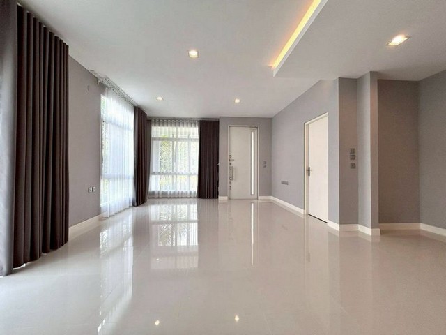 ประกาศฟรี! ซื้อ-ขาย-เช่า คอนโด บ้าน ทาวน์โฮม ที่ดิน และพื้นที่เชิงพาณิชย์ทั่วประเทศไทย ทุกทำเล ทุกงบประมาณ ไม่มีค่าใช้จ่าย ลงง่าย ขายไว เข้าถึงผู้ซื้อโดยตรง 4 251037pic3.jpg