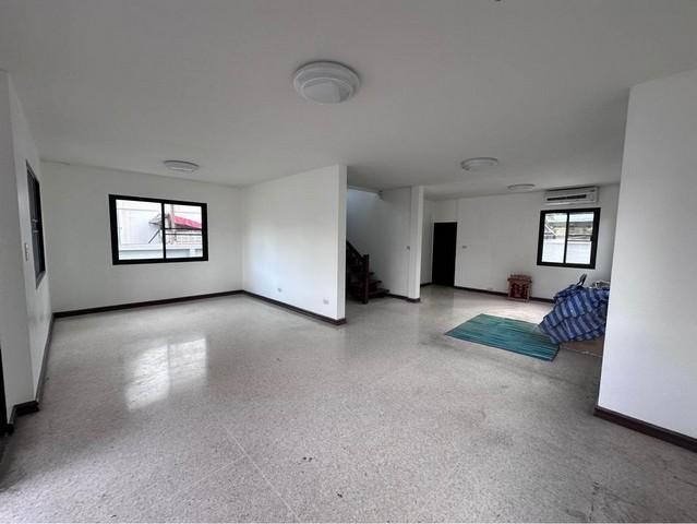 ประกาศฟรี! ซื้อ-ขาย-เช่า คอนโด บ้าน ทาวน์โฮม ที่ดิน และพื้นที่เชิงพาณิชย์ทั่วประเทศไทย ทุกทำเล ทุกงบประมาณ ไม่มีค่าใช้จ่าย ลงง่าย ขายไว เข้าถึงผู้ซื้อโดยตรง 5 273562pic4.jpg