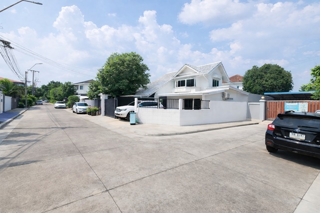 ประกาศฟรี! ซื้อ-ขาย-เช่า คอนโด บ้าน ทาวน์โฮม ที่ดิน และพื้นที่เชิงพาณิชย์ทั่วประเทศไทย ทุกทำเล ทุกงบประมาณ ไม่มีค่าใช้จ่าย ลงง่าย ขายไว เข้าถึงผู้ซื้อโดยตรง 2 251044pic1.jpg