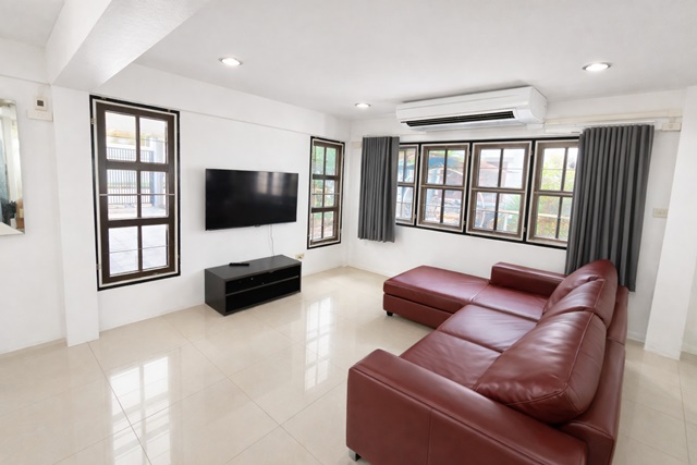 ประกาศฟรี! ซื้อ-ขาย-เช่า คอนโด บ้าน ทาวน์โฮม ที่ดิน และพื้นที่เชิงพาณิชย์ทั่วประเทศไทย ทุกทำเล ทุกงบประมาณ ไม่มีค่าใช้จ่าย ลงง่าย ขายไว เข้าถึงผู้ซื้อโดยตรง 3 251043pic2.jpg