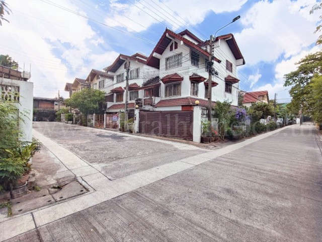 ประกาศฟรี! ซื้อ-ขาย-เช่า คอนโด บ้าน ทาวน์โฮม ที่ดิน และพื้นที่เชิงพาณิชย์ทั่วประเทศไทย ทุกทำเล ทุกงบประมาณ ไม่มีค่าใช้จ่าย ลงง่าย ขายไว เข้าถึงผู้ซื้อโดยตรง 3 250056pic2.jpg