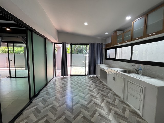 ประกาศฟรี! ซื้อ-ขาย-เช่า คอนโด บ้าน ทาวน์โฮม ที่ดิน และพื้นที่เชิงพาณิชย์ทั่วประเทศไทย ทุกทำเล ทุกงบประมาณ ไม่มีค่าใช้จ่าย ลงง่าย ขายไว เข้าถึงผู้ซื้อโดยตรง 4 512404pic3.jpg