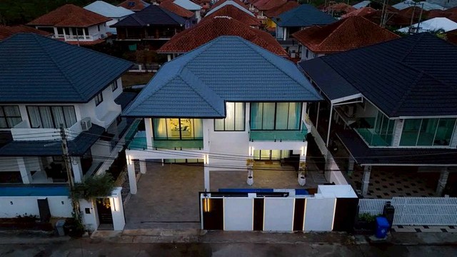 ประกาศฟรี! ซื้อ-ขาย-เช่า คอนโด บ้าน ทาวน์โฮม ที่ดิน และพื้นที่เชิงพาณิชย์ทั่วประเทศไทย ทุกทำเล ทุกงบประมาณ ไม่มีค่าใช้จ่าย ลงง่าย ขายไว เข้าถึงผู้ซื้อโดยตรง 2 251831pic1.jpg