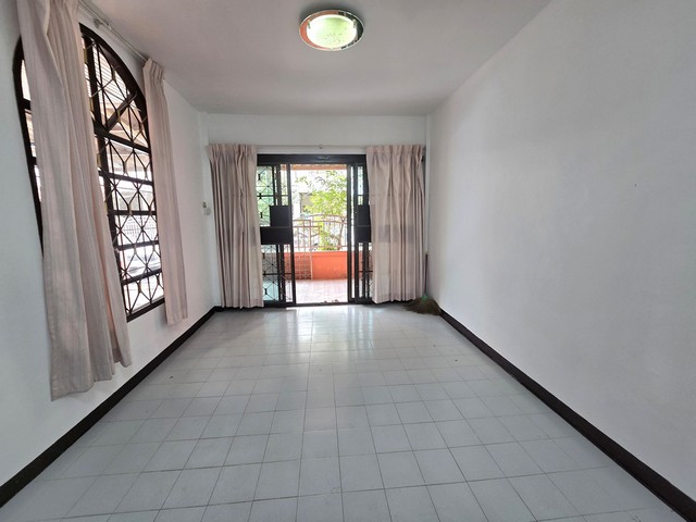 ประกาศฟรี! ซื้อ-ขาย-เช่า คอนโด บ้าน ทาวน์โฮม ที่ดิน และพื้นที่เชิงพาณิชย์ทั่วประเทศไทย ทุกทำเล ทุกงบประมาณ ไม่มีค่าใช้จ่าย ลงง่าย ขายไว เข้าถึงผู้ซื้อโดยตรง 5 314782pic4.jpg