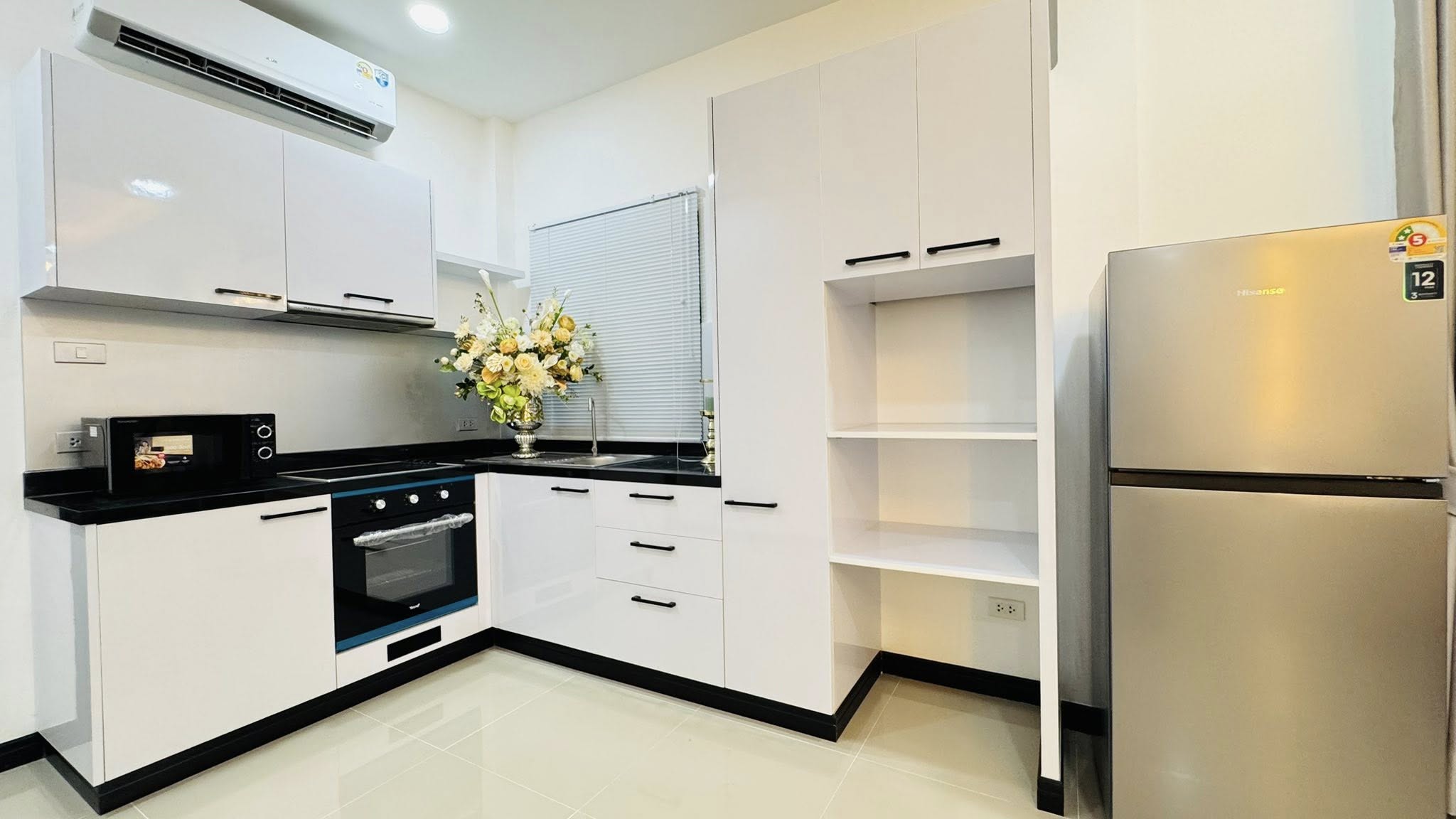 ประกาศฟรี! ซื้อ-ขาย-เช่า คอนโด บ้าน ทาวน์โฮม ที่ดิน และพื้นที่เชิงพาณิชย์ทั่วประเทศไทย ทุกทำเล ทุกงบประมาณ ไม่มีค่าใช้จ่าย ลงง่าย ขายไว เข้าถึงผู้ซื้อโดยตรง 5 314813pic4.jpg