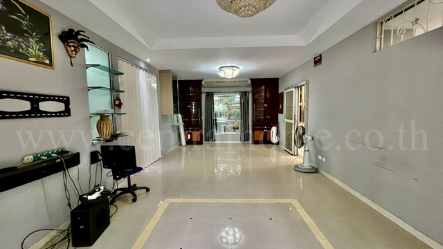 ประกาศฟรี! ซื้อ-ขาย-เช่า คอนโด บ้าน ทาวน์โฮม ที่ดิน และพื้นที่เชิงพาณิชย์ทั่วประเทศไทย ทุกทำเล ทุกงบประมาณ ไม่มีค่าใช้จ่าย ลงง่าย ขายไว เข้าถึงผู้ซื้อโดยตรง 3 233997pic2.jpg