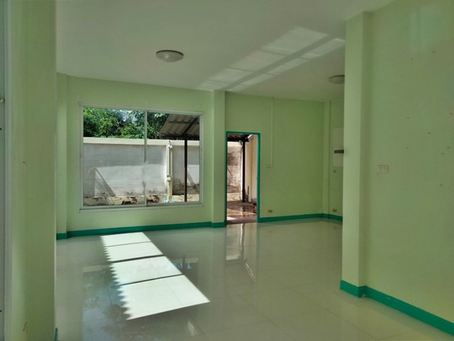 ประกาศฟรี! ซื้อ-ขาย-เช่า คอนโด บ้าน ทาวน์โฮม ที่ดิน และพื้นที่เชิงพาณิชย์ทั่วประเทศไทย ทุกทำเล ทุกงบประมาณ ไม่มีค่าใช้จ่าย ลงง่าย ขายไว เข้าถึงผู้ซื้อโดยตรง 5 251733pic4.jpg