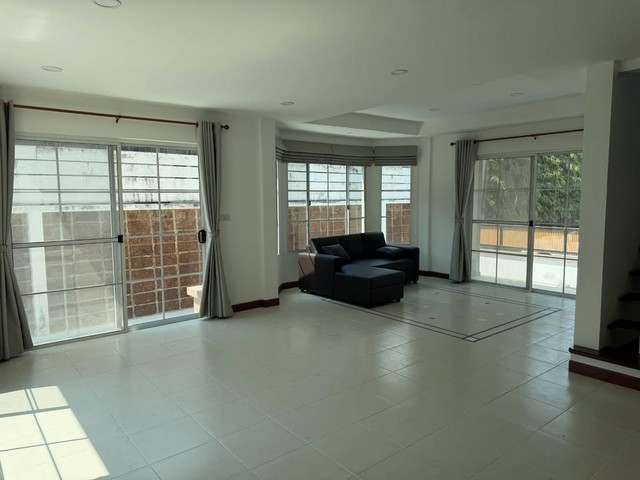 ประกาศฟรี! ซื้อ-ขาย-เช่า คอนโด บ้าน ทาวน์โฮม ที่ดิน และพื้นที่เชิงพาณิชย์ทั่วประเทศไทย ทุกทำเล ทุกงบประมาณ ไม่มีค่าใช้จ่าย ลงง่าย ขายไว เข้าถึงผู้ซื้อโดยตรง 3 513627pic2.jpg